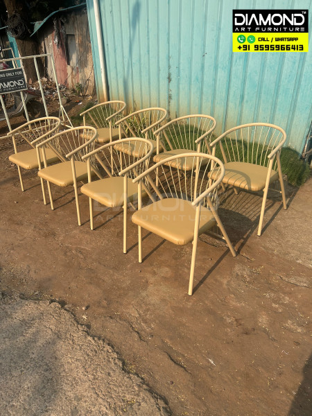 Arc Cushion Chair